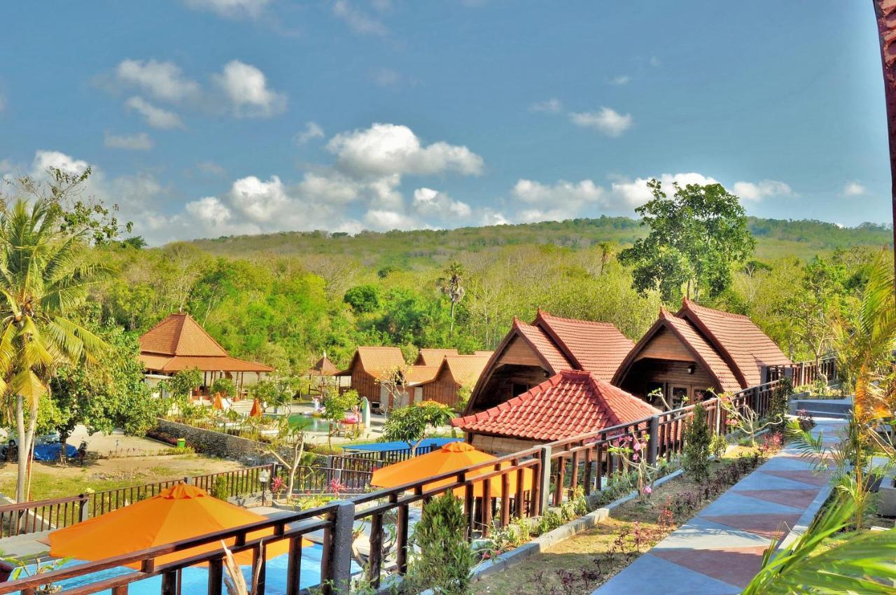 Surya Chandra Beach Bungalow Hotel Batununggul Exterior photo