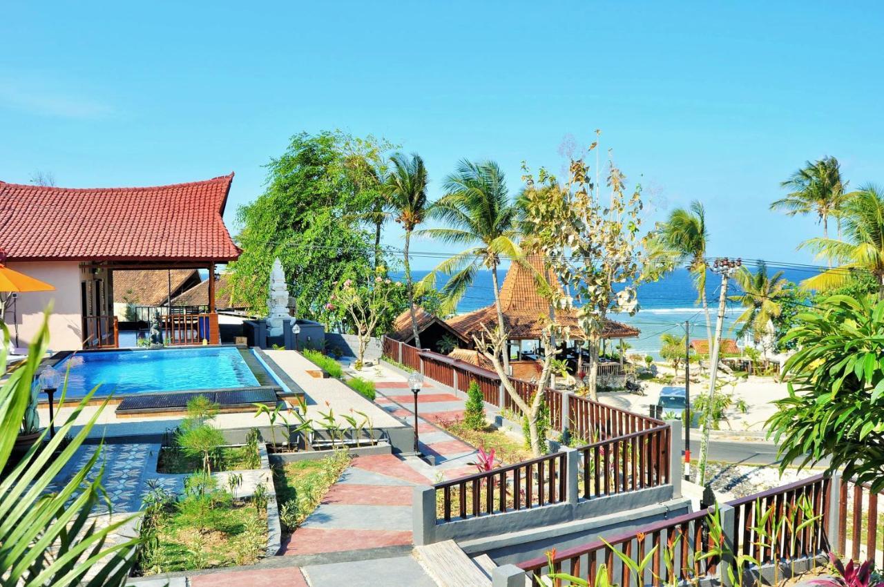 Surya Chandra Beach Bungalow Hotel Batununggul Exterior photo