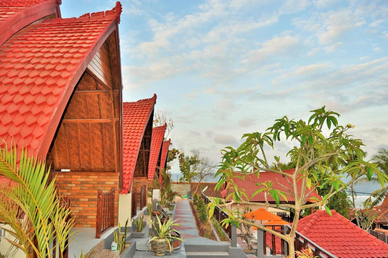 Surya Chandra Beach Bungalow Hotel Batununggul Exterior photo