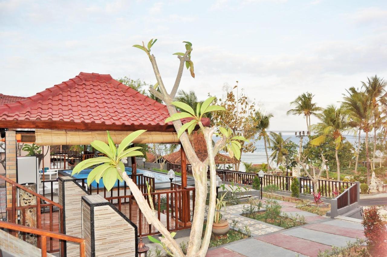 Surya Chandra Beach Bungalow Hotel Batununggul Exterior photo