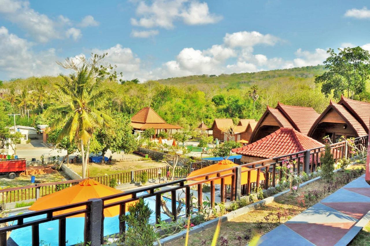 Surya Chandra Beach Bungalow Hotel Batununggul Exterior photo