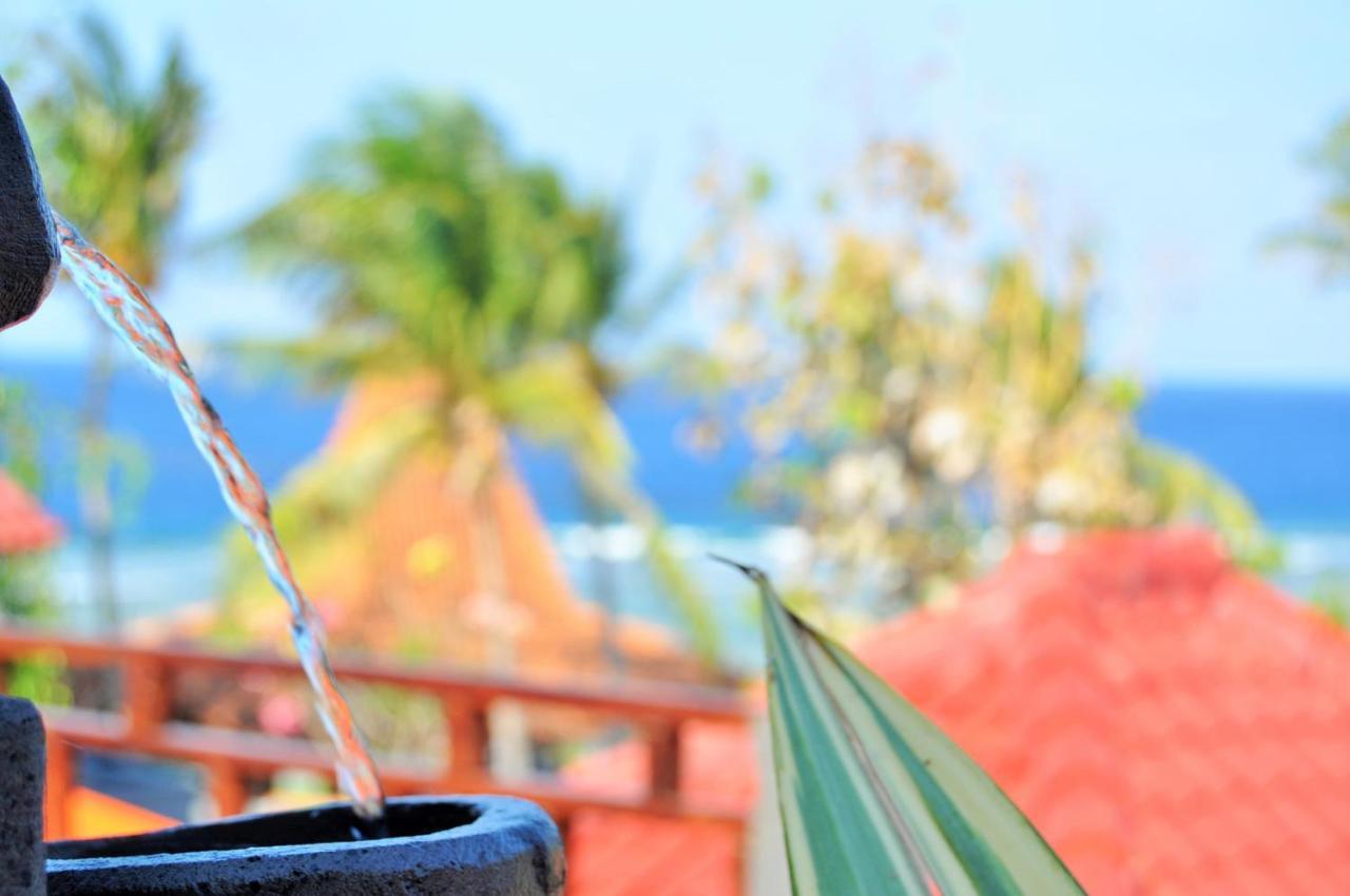 Surya Chandra Beach Bungalow Hotel Batununggul Exterior photo