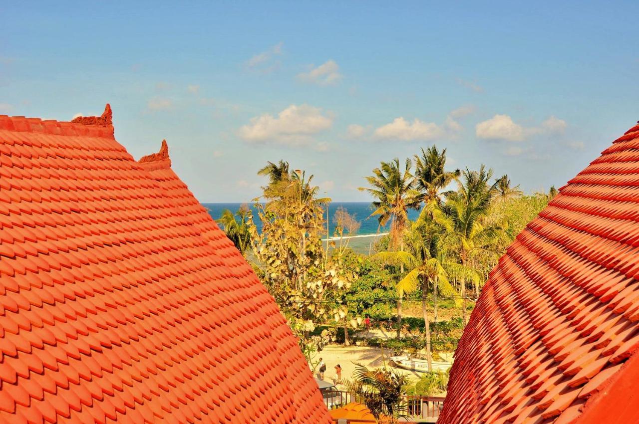 Surya Chandra Beach Bungalow Hotel Batununggul Exterior photo