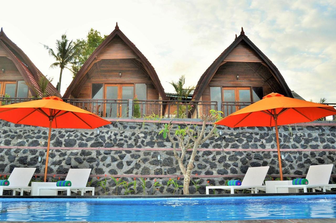 Surya Chandra Beach Bungalow Hotel Batununggul Exterior photo